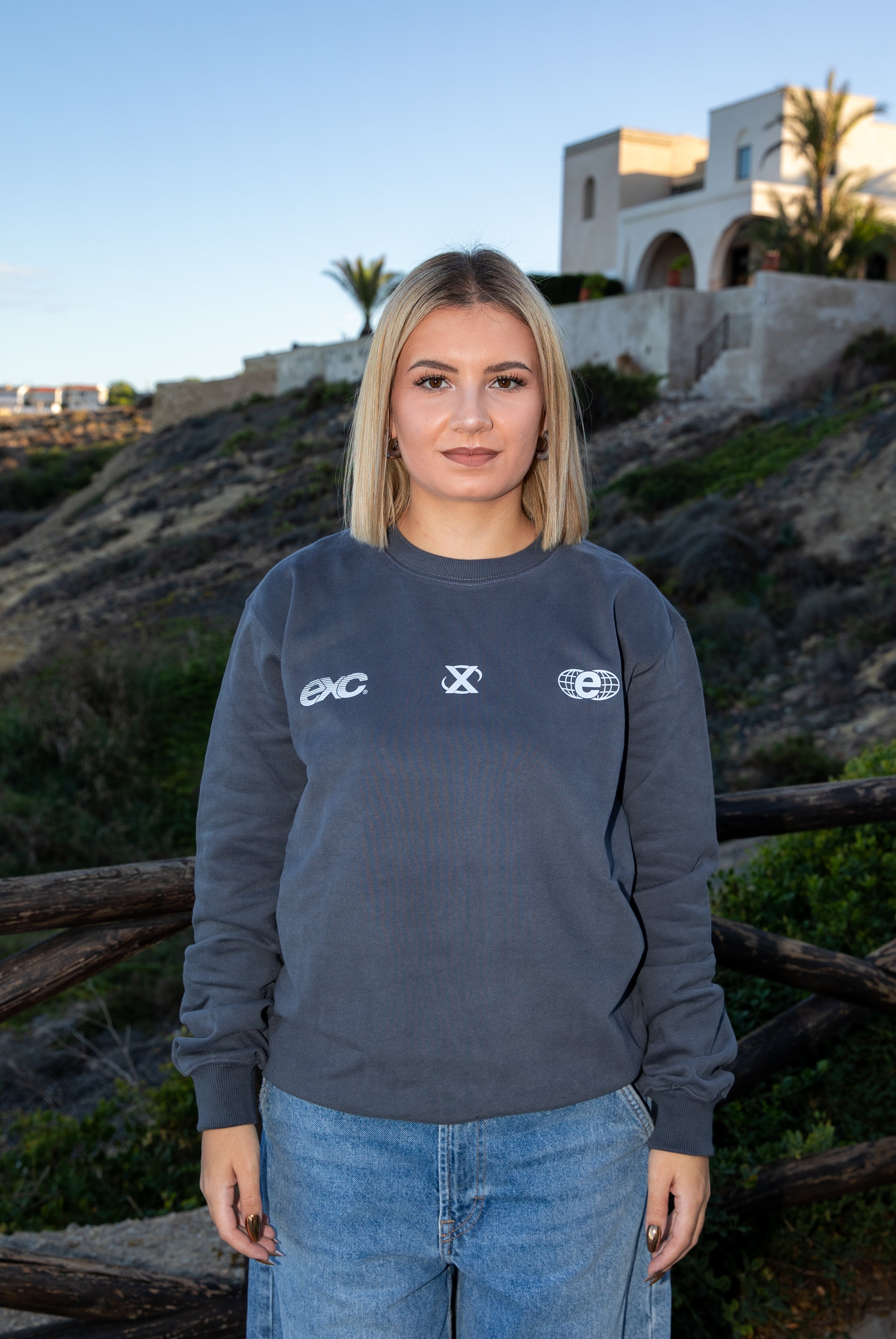Global X Crewneck Dark Gray