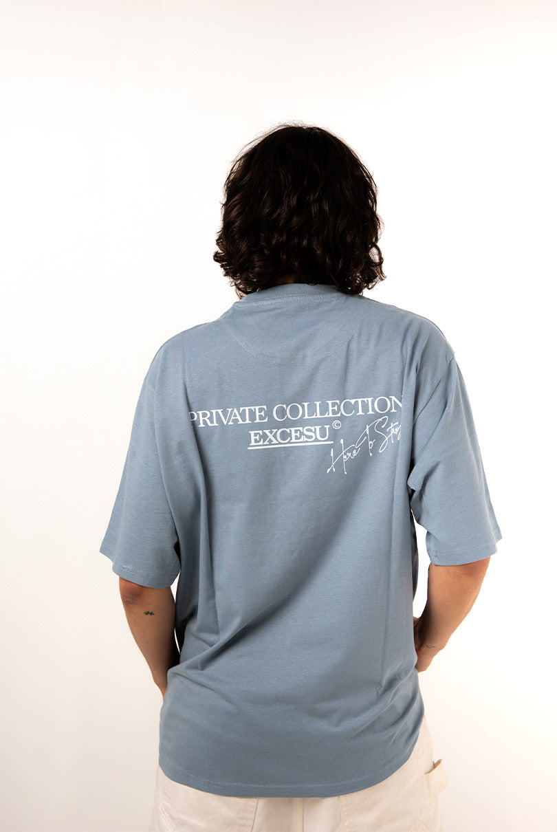 Camiseta Celeste Signature Oversize Excesu