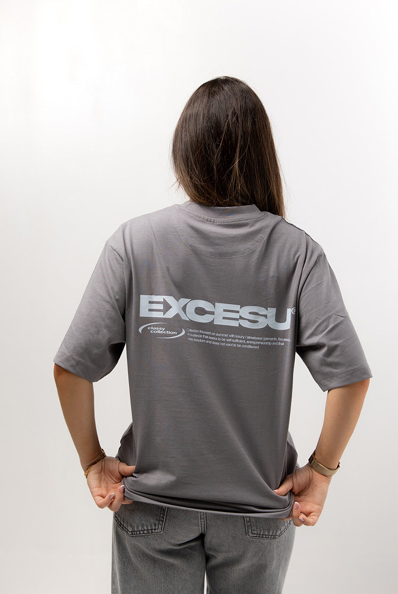 Camiseta Gris Oscuro Oversized Star Excesu