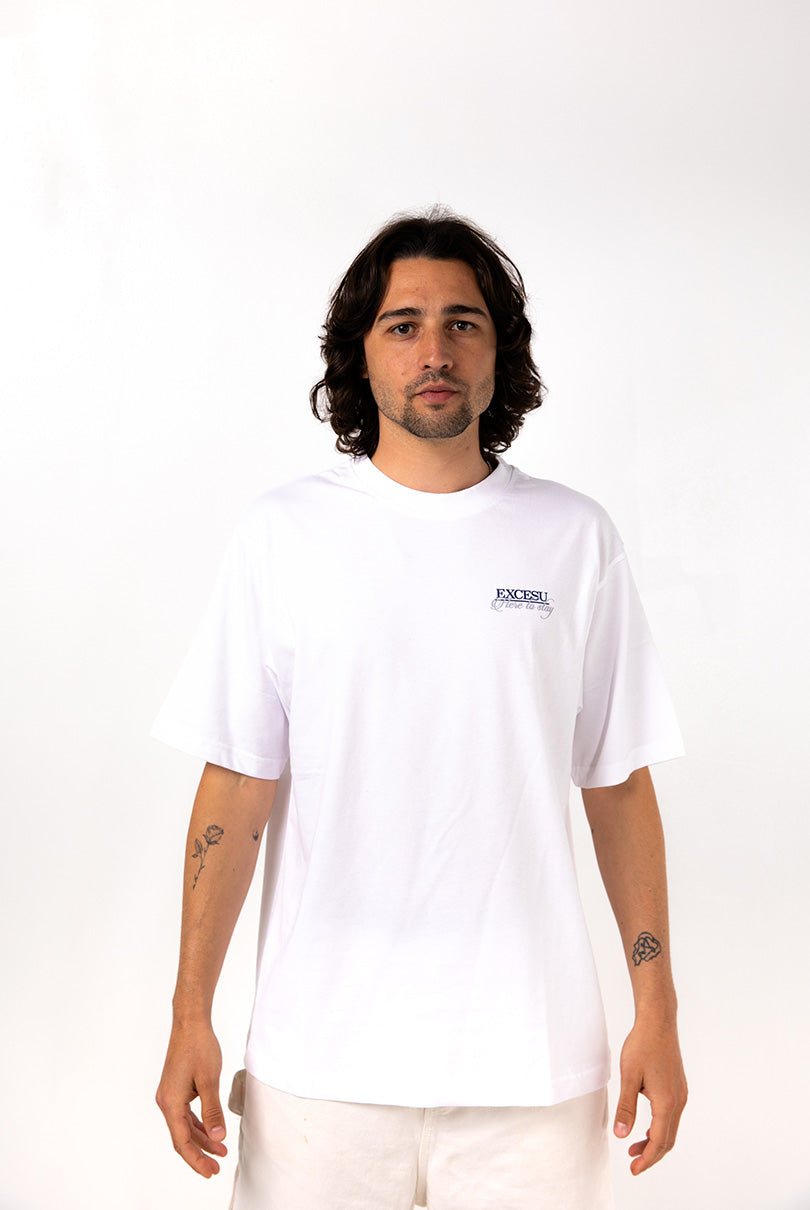 Camiseta Blanca Overthinking Excesu